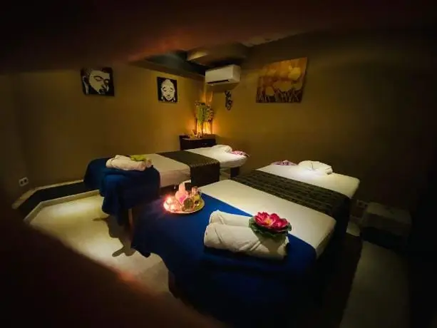 Bua Thai salon inside